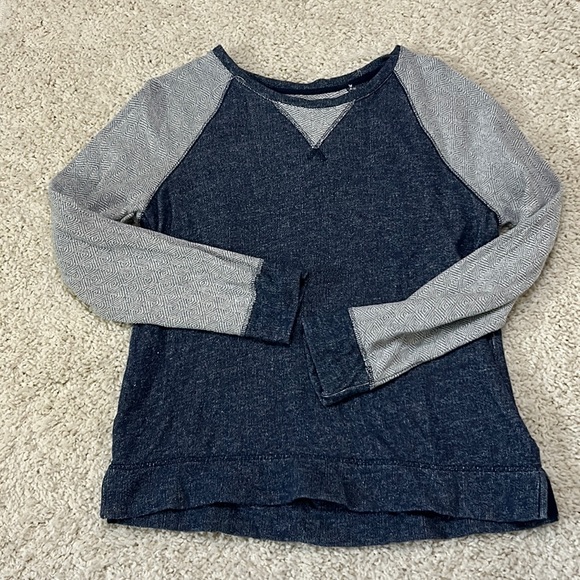 L.L. Bean Tops - L.L.  BEAN M two toned lightweight sweatshirt in EUC